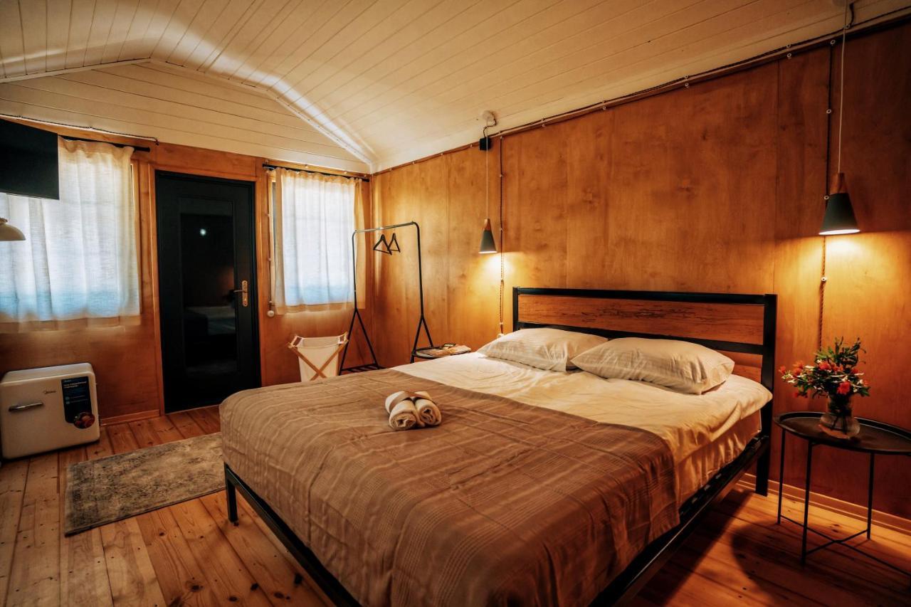 Brotseulebi Hotel Амбролаури Екстериор снимка